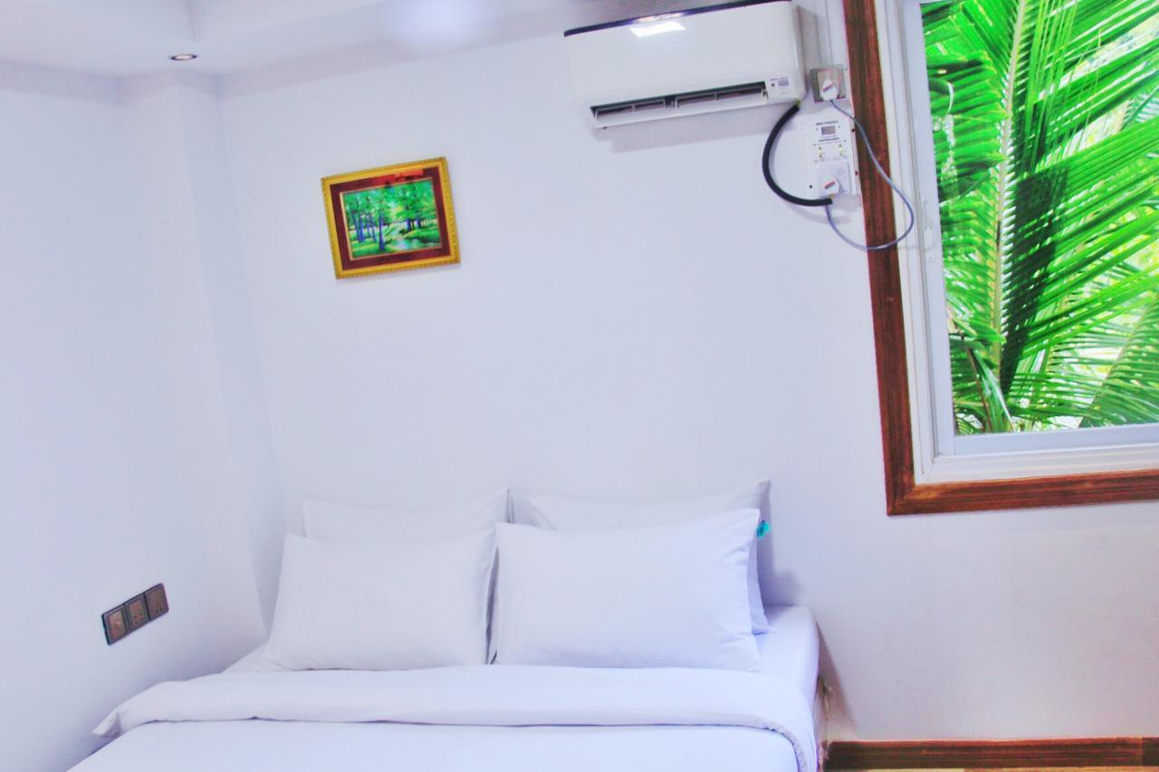 The Lodge Yangon Poshtel エクステリア 写真