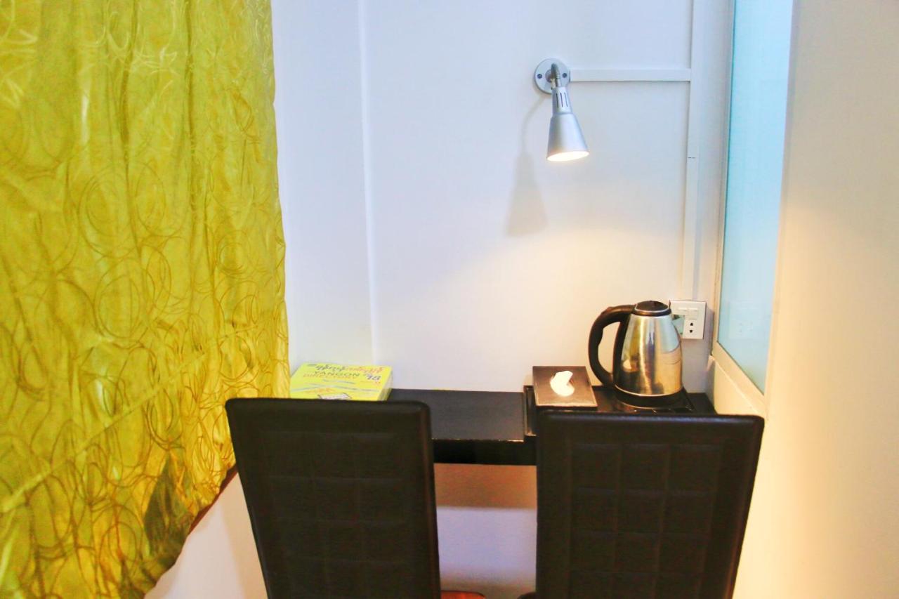 The Lodge Yangon Poshtel エクステリア 写真